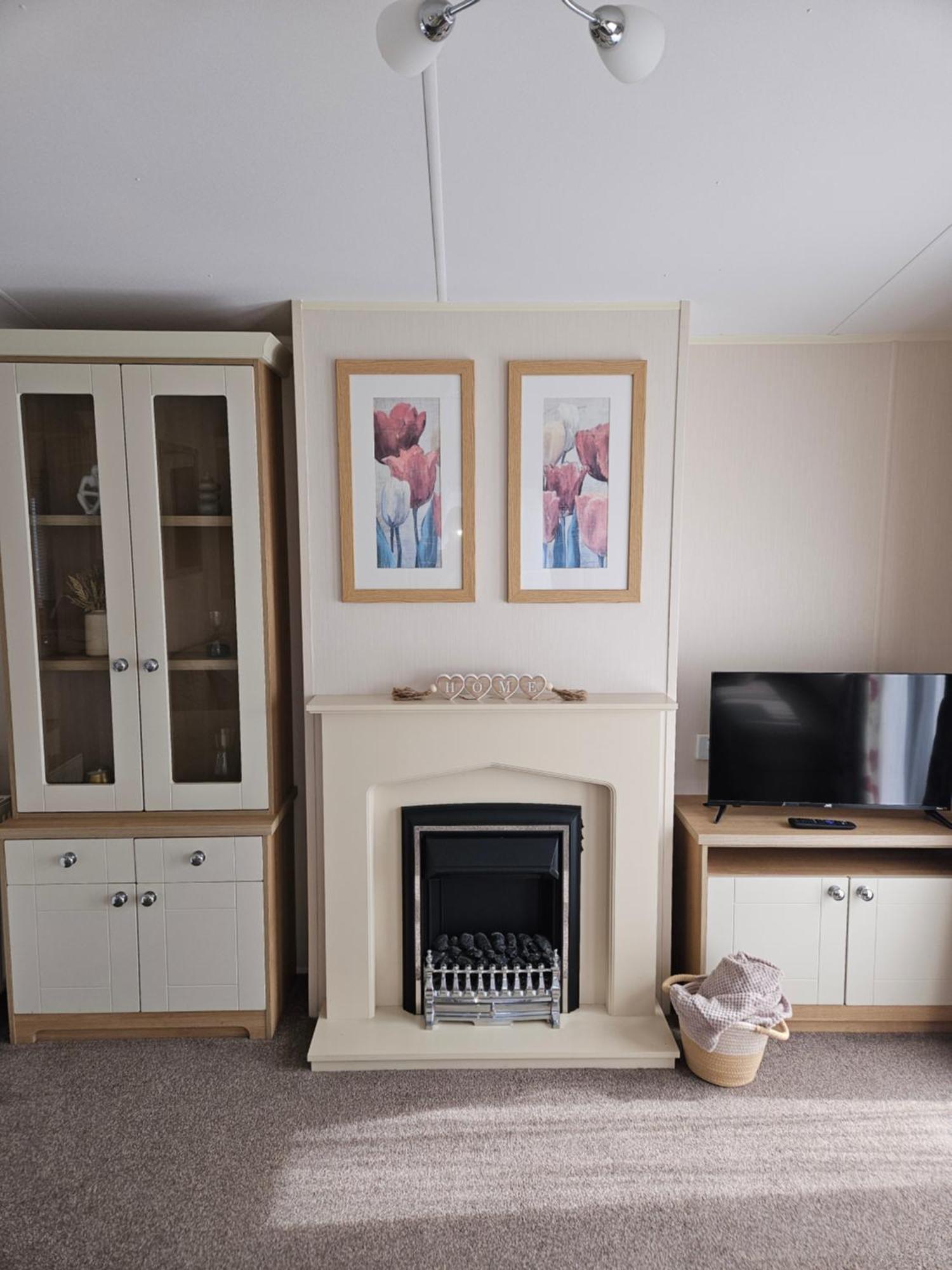 Lytham Luxe 6 Birth Caravan Weeton  Exterior photo